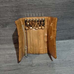 Vintage Genuine Eel Skin Leather 6-Hook Key Case Wallet with Zipper Pocket